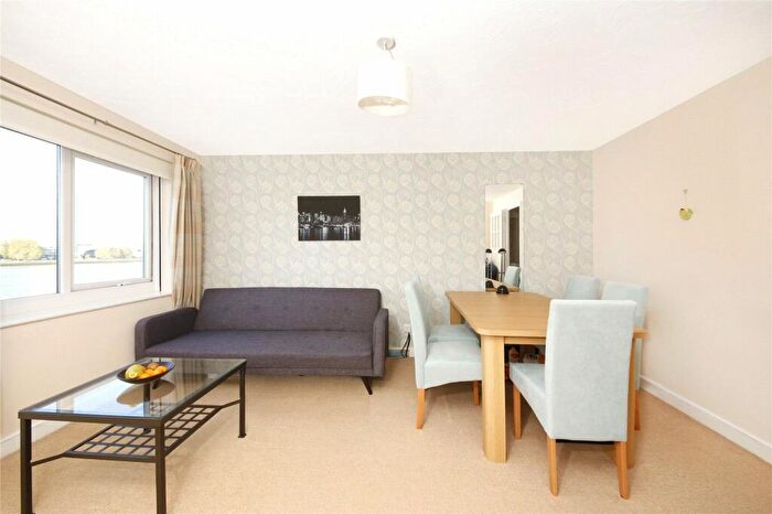 2 Bedroom Apartment To Rent In Ferguson Close, London, Uk, E14