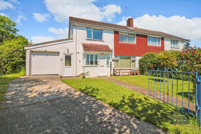 4 Bedroom Semi-Detached House For Sale In Pattison Farm Close, Aldington, TN25