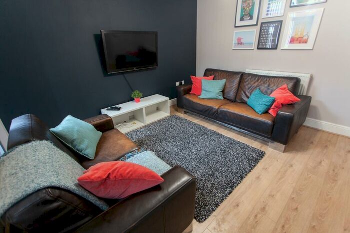 4 Bedroom Terraced House To Rent In Albert Edward Road, L7