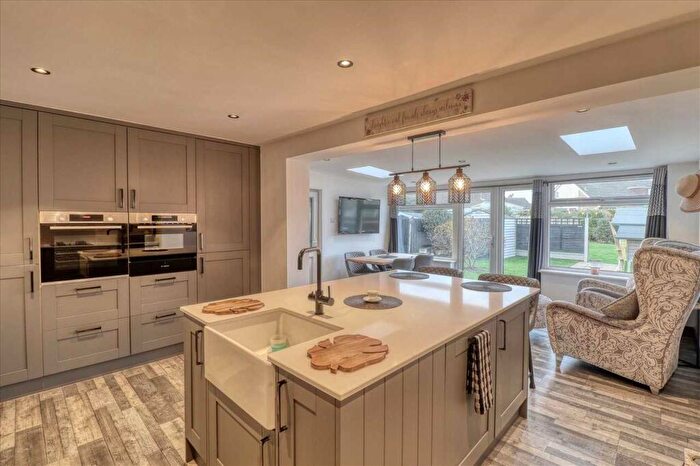 3 Bedroom Semi Detached House For Sale In Walton Road, Walton On The Naze, CO14