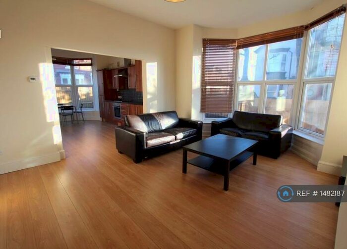 1 Bedroom Flat To Rent In Machon Bank, Sheffield, S7