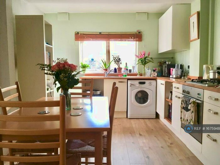 1 Bedroom Maisonette To Rent In Wightman Road, London, N4