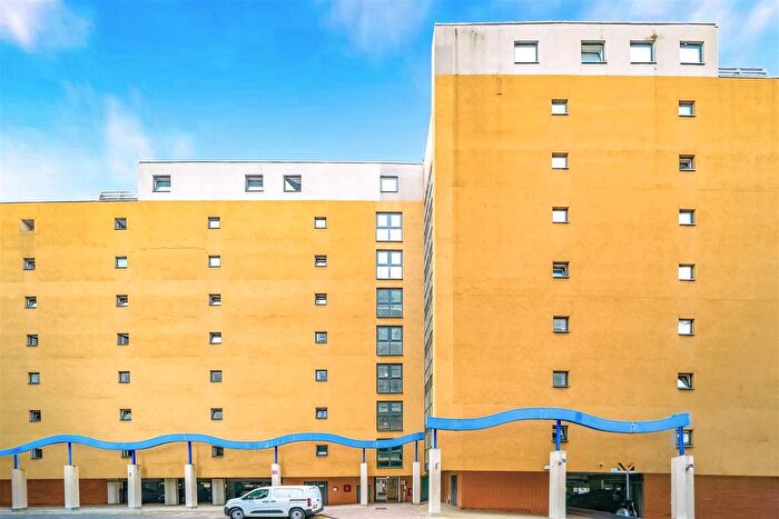 1 Bedroom Flat For Sale In Wards Wharf Approach, London, E16