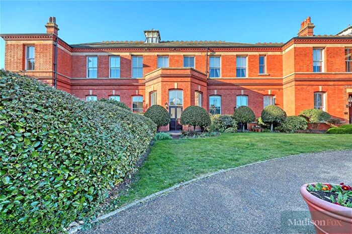 2 Bedroom Apartment To Rent In Hampstead Avenue, Woodford Green, IG8