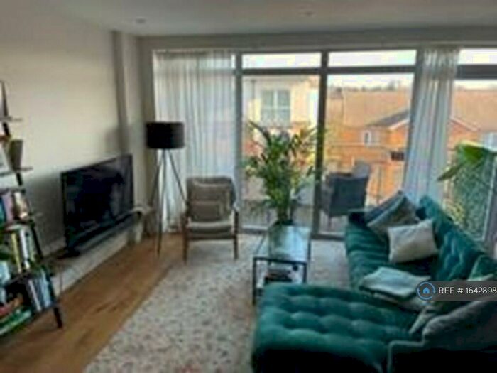 1 Bedroom Flat To Rent In Tribeca Court, London, SE22
