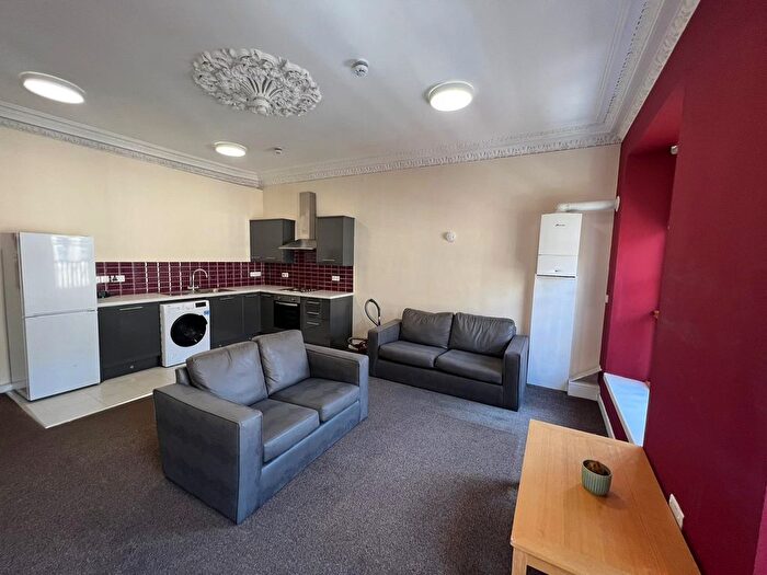 3 Bedroom Flat To Rent In /, Albert Square Meadowside, Dundee, DD1