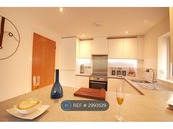 2 Bedroom Flat To Rent In Ainger Close, Aylesbury, HP19