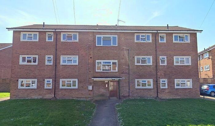 2 Bedroom Flat To Rent In Rush Green Gardens, Romford, RM7