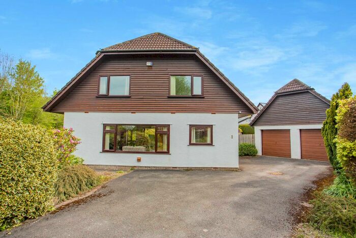 3 Bedroom Detached House For Sale In Barton Bridge Rise, Raglan, Usk, Monmouthshire, NP15