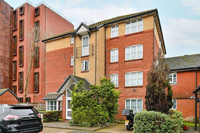 1 Bedroom Flat For Sale In Anderson Close, Acton, London, W3