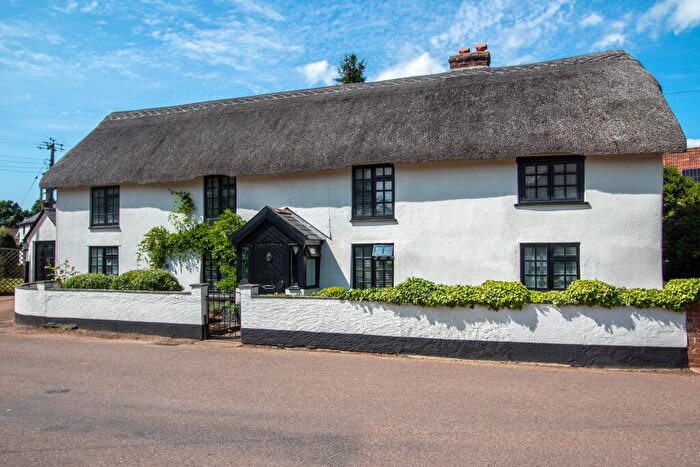 4 Bedroom Detached House For Sale In Marsh Green, Exeter, EX5