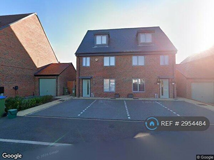 4 Bedroom Semi Detached House To Rent In Atkins Way, Aylesbury, HP22