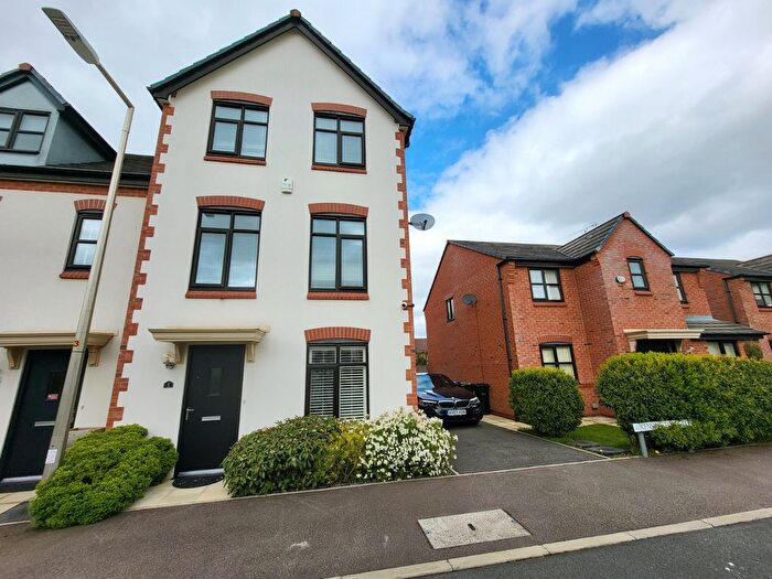 4 Bedroom Semi Detached House To Rent In Harrow Drive, Heaton Moor, Stockport, SK4