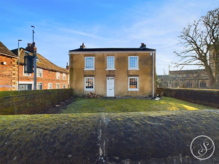 3 Bedroom Detached House For Sale In Selby Road, Leeds, LS15