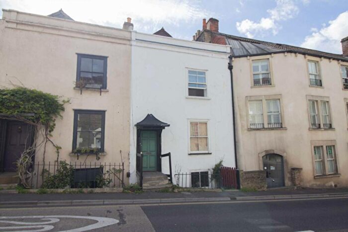 2 Bedroom Maisonette To Rent In North Parade, Frome, BA11