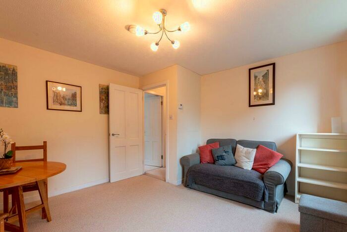 1 Bedroom Flat To Rent In L &# Liddesdale Place, Edinburgh, EH3