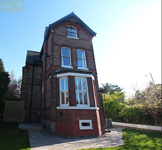 5 Bedroom Semi-Detached House For Sale In Victoria Road, Urmston, M41