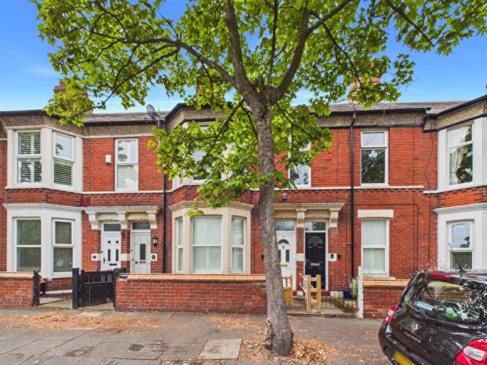 3 Bedroom Apartment For Sale In Marmion Terrace, Monkseaton, NE25