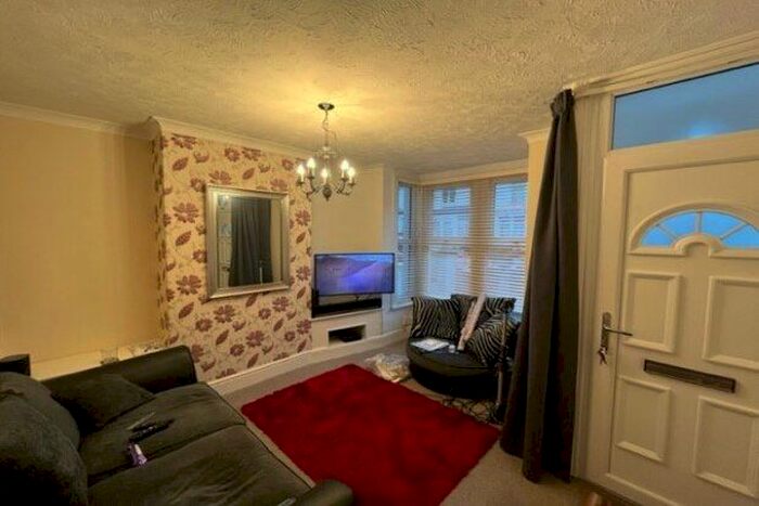 3 Bedroom Terraced House To Rent In Chaucer Road, Gillingham, ME7