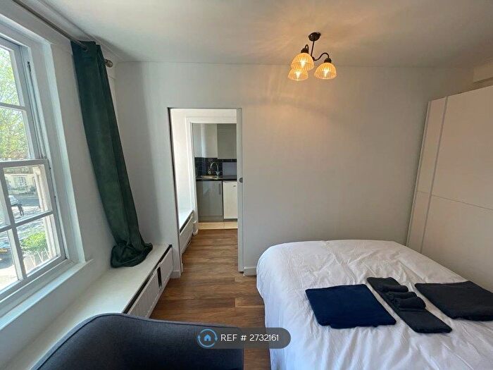 Studio To Rent In Park West, London, W2