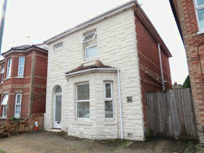 5 Bedroom House To Rent In Bedroom Detached House In Winton, BH9