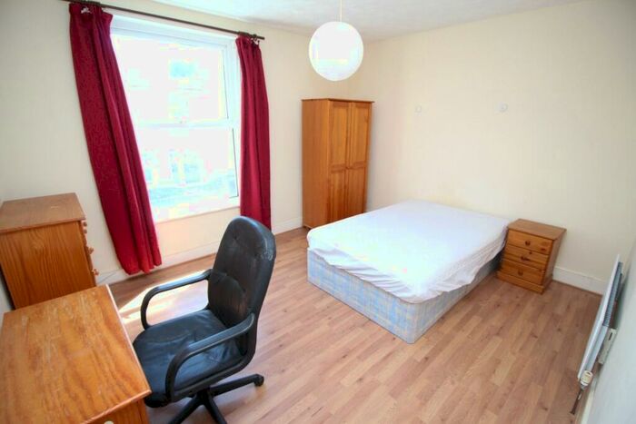 4 Bedroom House To Rent In Jubilee Road, Southsea, Hampshire, PO4