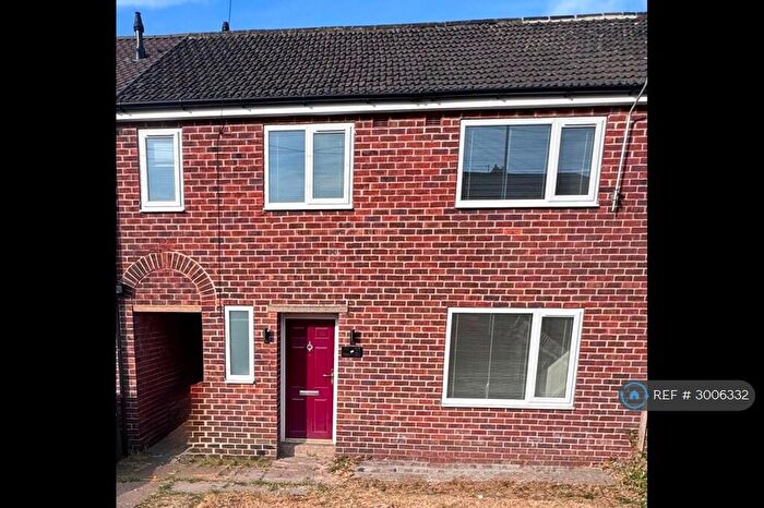 4 Bedroom Terraced House To Rent In Blackthorn Avenue, Rotherham, S66