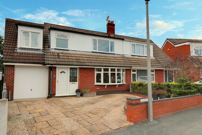 3 Bedroom Semi-Detached Bungalow For Sale In Spring Close, Rode Heath, Stoke-On-Trent, ST7