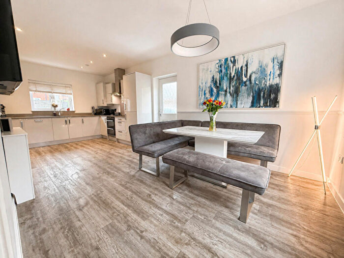 4 Bedroom Detached House For Sale In Hicks Close, Swindon, SN6