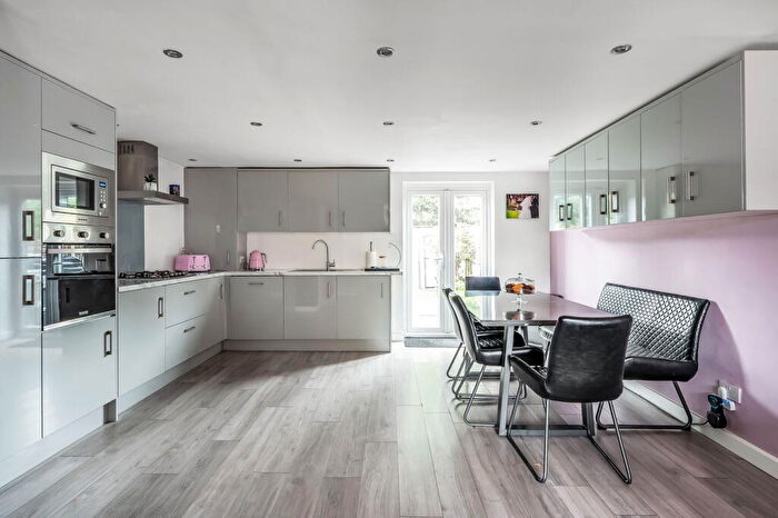 4 Bedroom Town House For Sale In Banstead, SM7