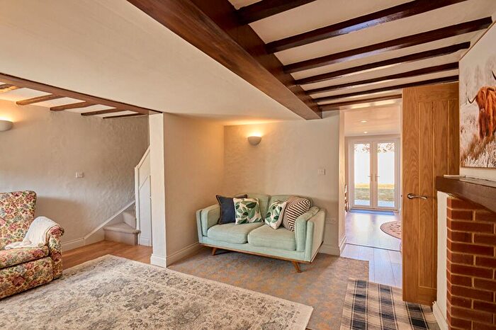 4 Bedroom Semi-Detached House To Rent In Lower End, Leafield, OX29