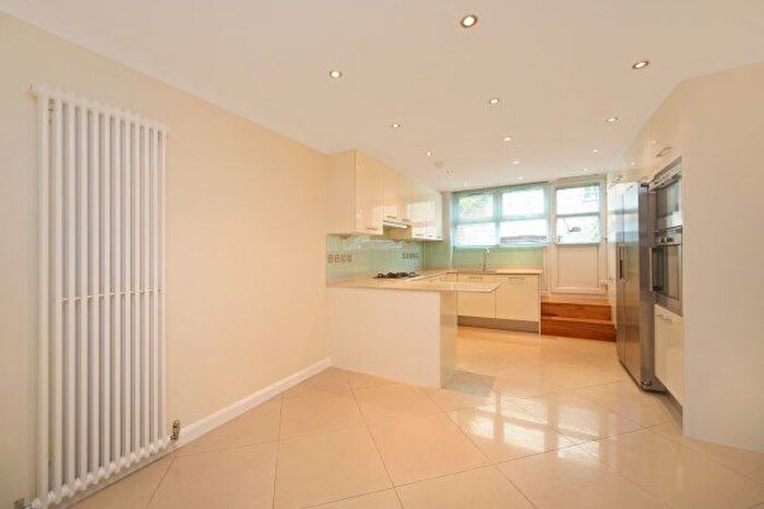 3 Bedroom Property To Rent In Gloucester Road, London, SW7