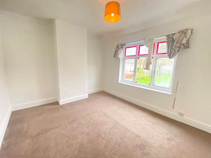 3 Bedroom End Of Terrace House To Rent In Oak Road, Tipton, DY4