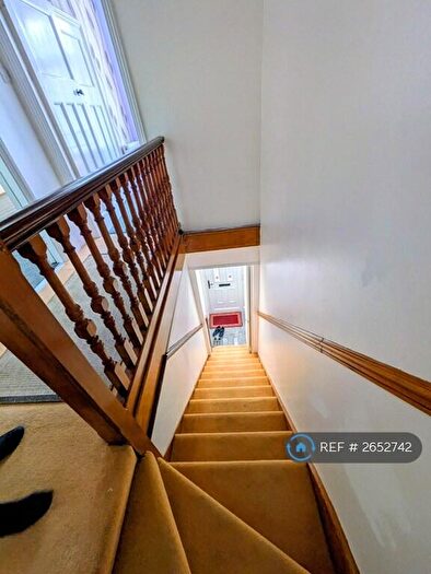 3 Bedroom Flat To Rent In Beaconsfield Road, London, N11