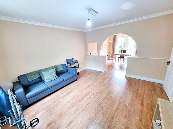 3 Bedroom Property To Rent In Simons Walk, Stratford, E15