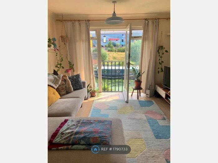 2 Bedroom Flat To Rent In Leabank Square, London, E9