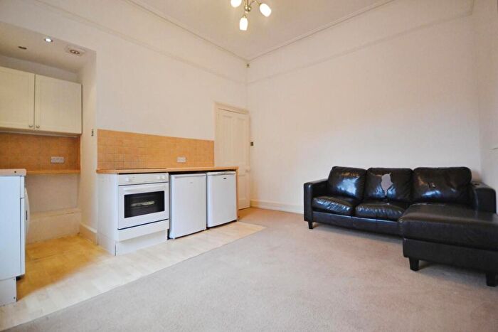 1 Bedroom Apartment To Rent In Brownlow Road, Reading, RG1