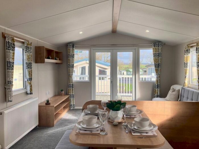 2 Bedroom Mobile/park Home For Sale In Todber Valley Holiday Park, Gisburn, Clitheroe, BB7