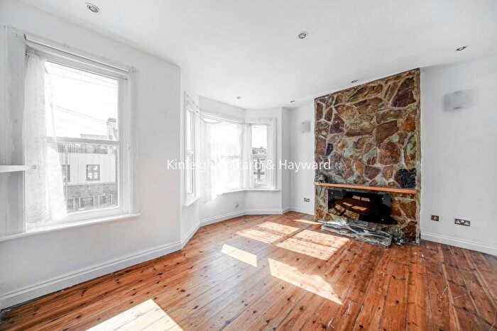 4 Bedroom Detached House To Rent In Kellino Street, Tooting, London, SW17