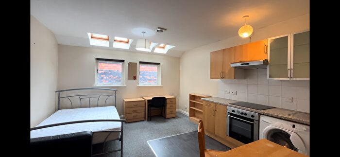 1 Bedroom Studio To Rent In Flat, Woodhouse Street, LS6