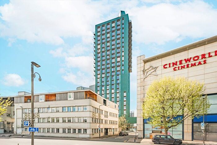 3 Bedroom Flat To Rent In Mapleton Crescent, Putney, SW18