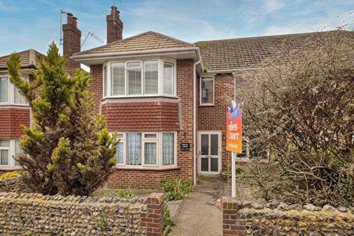2 Bedroom Maisonette For Sale In Victoria Road, Ramsgate, Kent, CT11