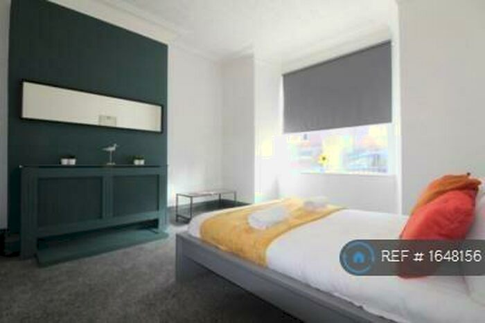 2 Bedroom Flat To Rent In Brinkburn Avenue, Gateshead, NE8