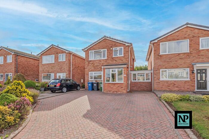 3 Bedroom Link Detached House For Sale In Cromwell Road, Tamworth, B79