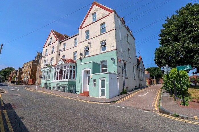 2 Bedroom Flat To Rent In Broad Street, Ramsgate, CT11