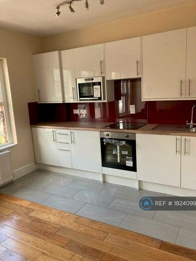 2 Bedroom Flat To Rent In Doggett Road, London, SE6