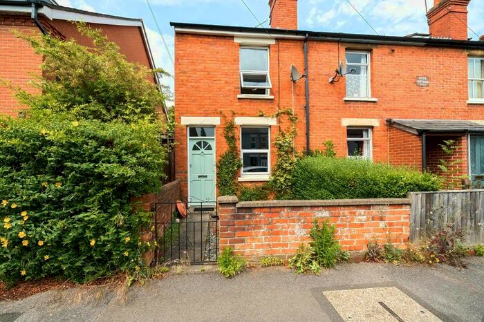 3 Bedroom End Of Terrace House To Rent In Newbury, Berkshire, RG14