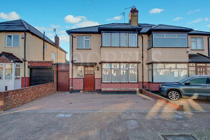 3 Bedroom Semi Detached House For Sale In Dewsbury Road, London, NW10