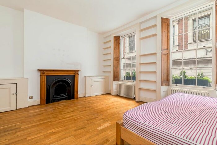 Studio To Rent In Marshall Street, London, W1F