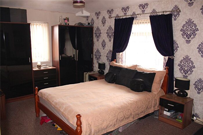3 Bedroom Semi-Detached House For Sale In Wash Lane, Birmingham, West Midlands, B25